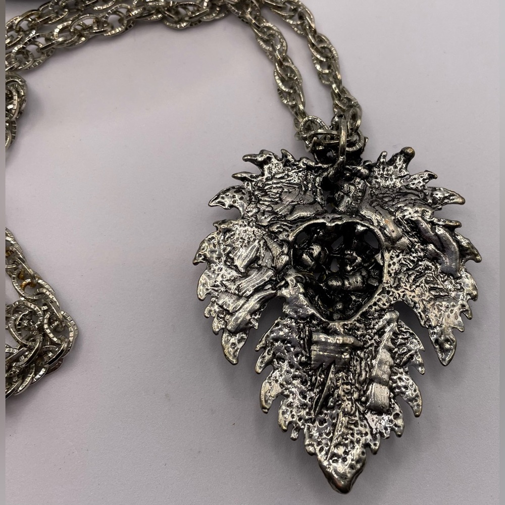 Beautiful Vintage Silver Tone Chain Linked Necklace Large Leaf Crystal Pendant - Picture 6 of 7